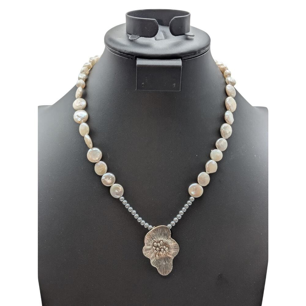 Coin Pearl Silver Tone Flower Pendant Silver Bead Toggle 20" Necklace